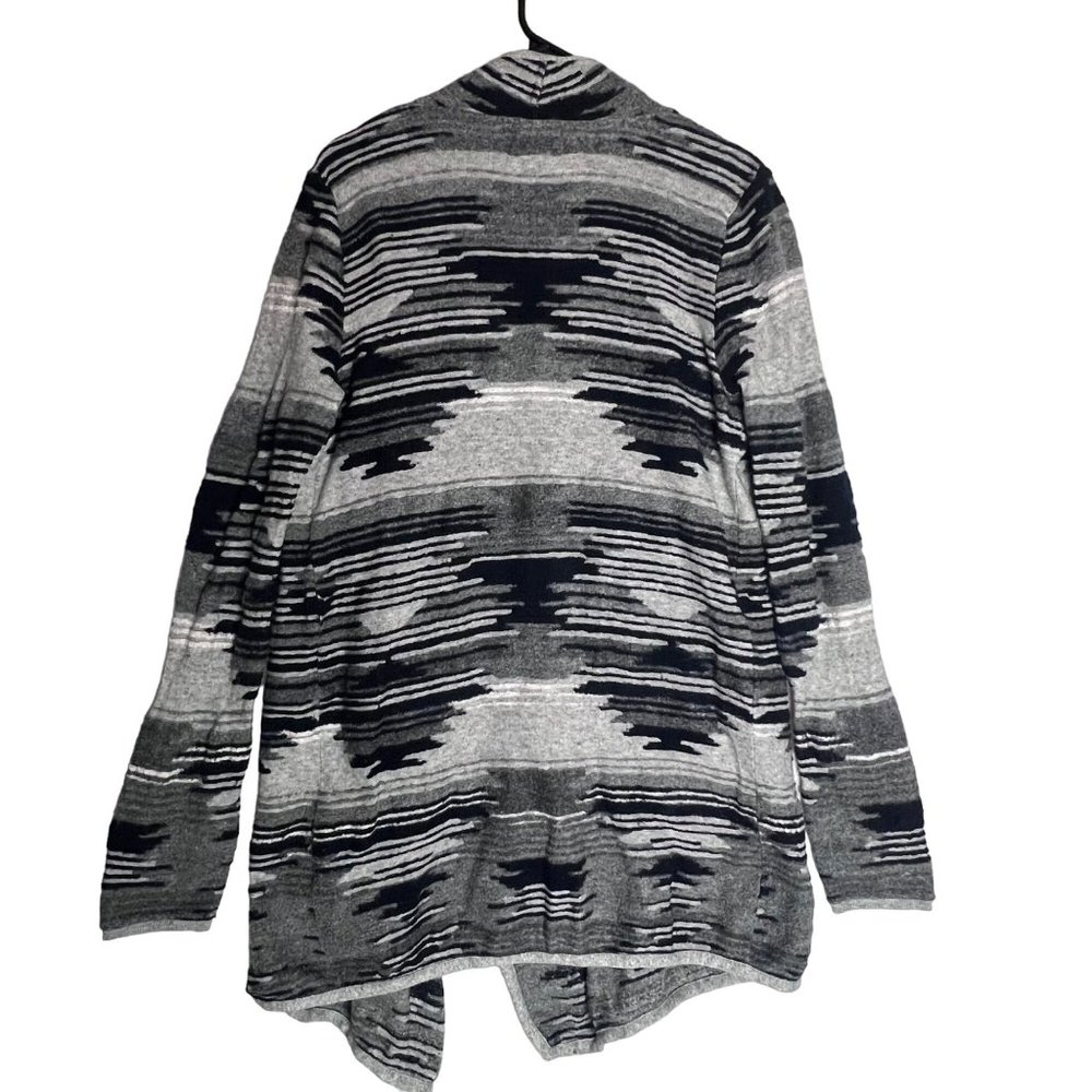 4 for $20 Lucky Brand Aztec Long Cardigan Size Medium - Picture 5 of 13